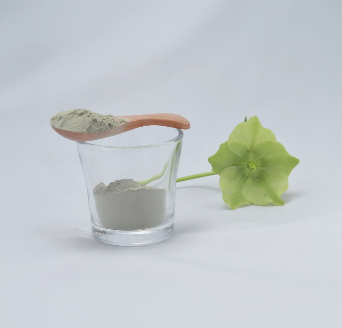 Green clay mineral mask